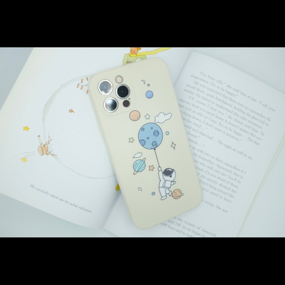 Brand new cute spaceman iPhone 11 case